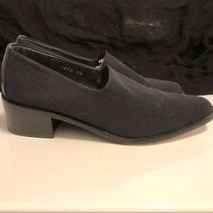 Donald J. Pliner Navy Stretch Fabric Slip On Low Heel Women’s Size 6.6